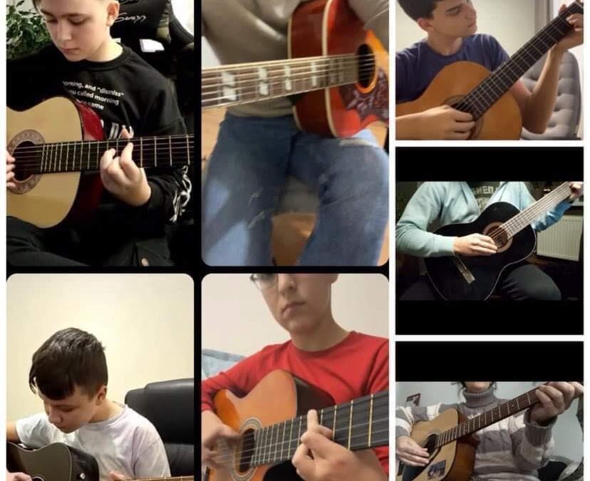 Lecții de chitară online pentru copii
